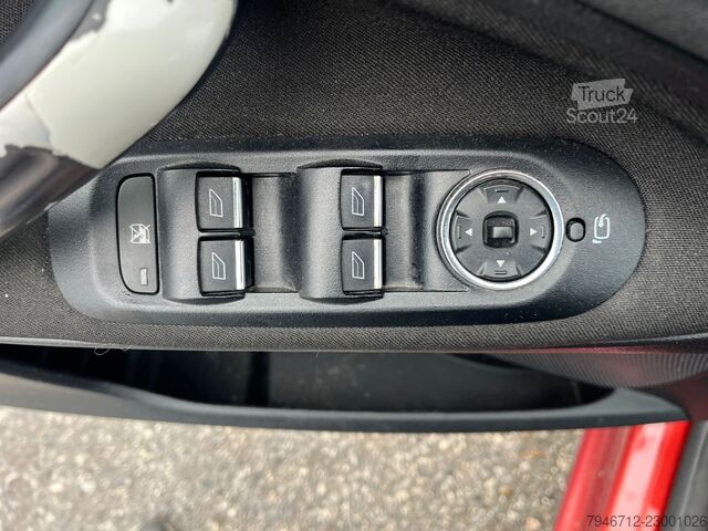 Kleinbus FORD S-Max S-MAX Trend  2,2 Ltr. - 129 kW TDCi