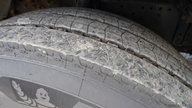 Düz kasa kamyon MAN TGX 18.400 4x2 BL Kran Pritsche Atlas
