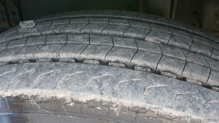 Düz kasa kamyon MAN TGX 18.400 4x2 BL Kran Pritsche Atlas
