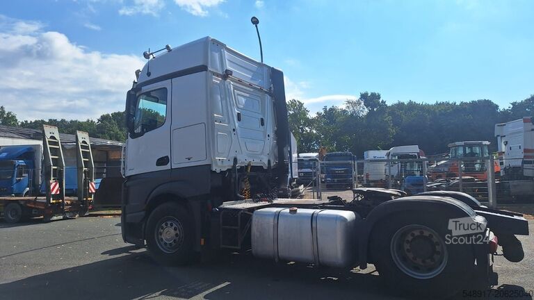 Mercedes-Benz 1851Actros 4 2-Achser SZM truck tractor Mercedes-Benz 1851Actros 4 2-Achser SZM