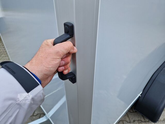 Dobozos Saris GFK Koffer grau glatte Wände GO 306 154 180 2000 2 Zurrsystem verfügbar
