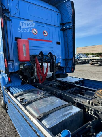 Standardni cestni vlačilec SCANIA R520 (V8) TOP LINE TRATTORE STRADALE