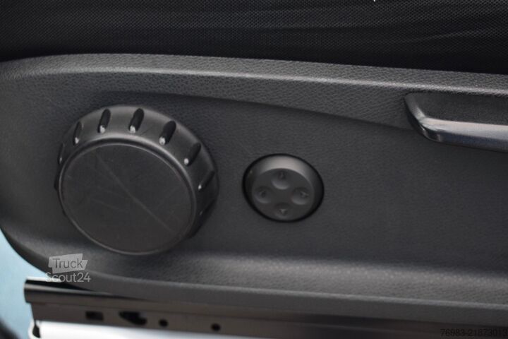 Furgon z wysokim dachem MERCEDES-BENZ Sprinter 316 CDI 4x4 7 G-Tronic Mixto L2H2 Navi