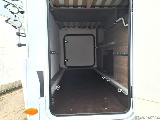 Halvintegrerad husbil CARADO pro V 337 *Safety + Chassis Paket*Solar*SAT+TV*
