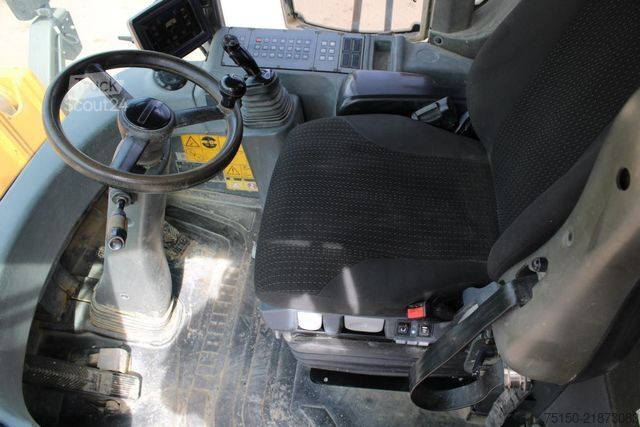 Utovarivač na točkovima LIEBHERR L580 - Waage - Nr.: 221
