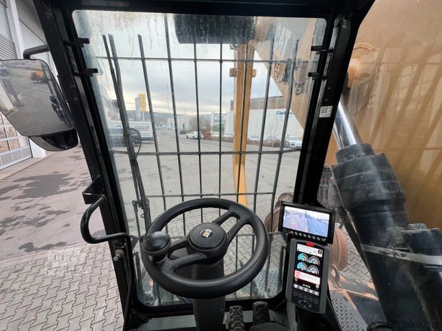 Колёсный экскаватор CATERPILLAR MH3024 / MH 3024 / Greifer / 2018 / 10.735h