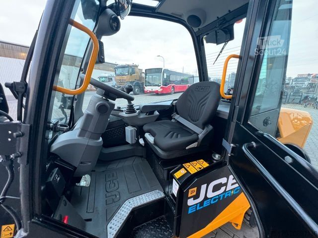 Teleskoparmstapler JCB TLT 35-22E Teletruck / nur 131h! / 2022 / SS