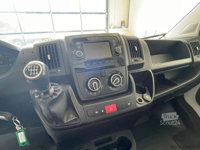 Transporter mit Koffer PEUGEOT Boxer Koffer mit grosse Türen *Klima*Navi*