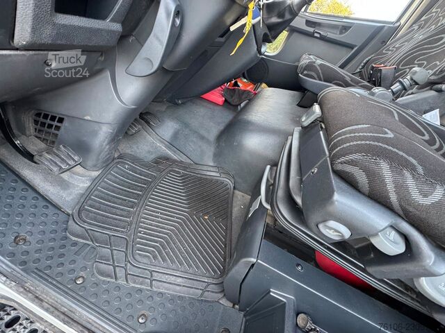 Pick-up varebil IVECO 75E16 Pritsche mit Kran Fassi