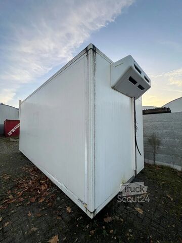 Kofferaufbau MAN JUNGLE Geïsoleerde laadbak + KONVERTA Cooler/He...