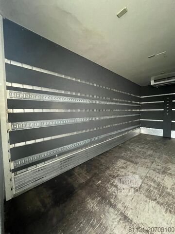 Kofferaufbau MAN JUNGLE Geïsoleerde laadbak + KONVERTA Cooler/He...