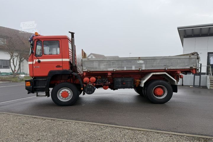 Three-sided tipper truck MAN 19.372 FA 4x4 Moser / Swiss-Vehicle