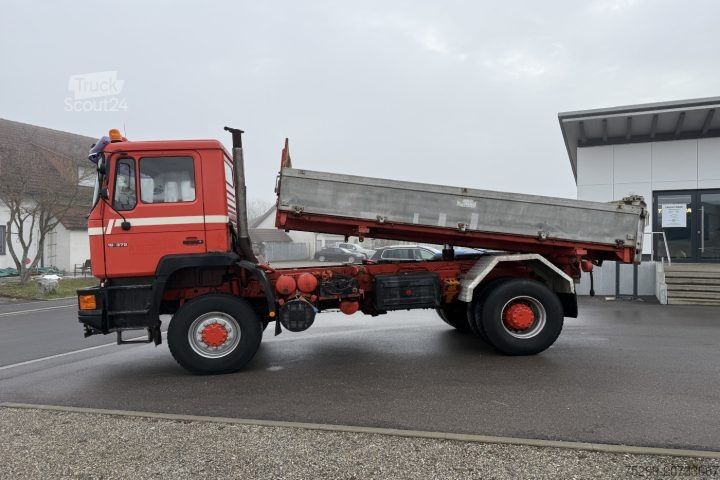 Three-sided tipper truck MAN 19.372 FA 4x4 Moser / Swiss-Vehicle