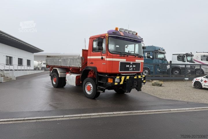 Three-sided tipper truck MAN 19.372 FA 4x4 Moser / Swiss-Vehicle