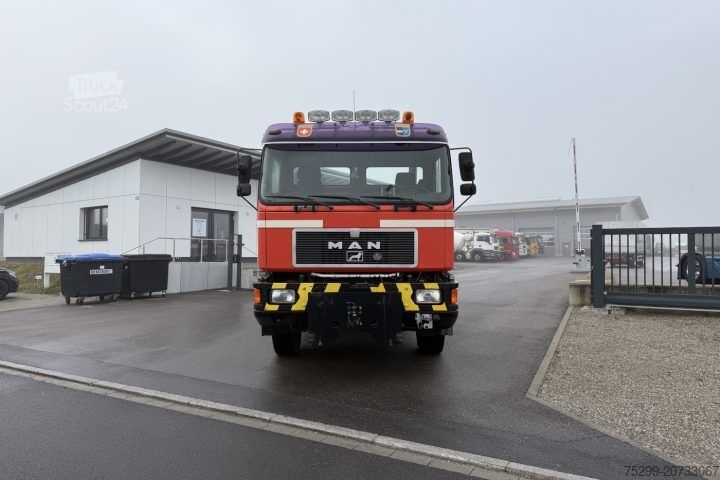 Three-sided tipper truck MAN 19.372 FA 4x4 Moser / Swiss-Vehicle
