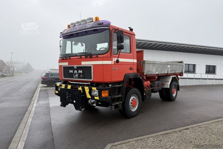 Three-sided tipper truck MAN 19.372 FA 4x4 Moser / Swiss-Vehicle