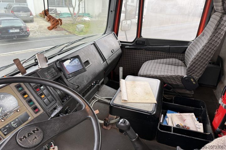 Three-sided tipper truck MAN 19.372 FA 4x4 Moser / Swiss-Vehicle