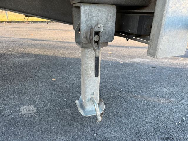 Ρυμουλκούμενο χαμηλού φορτίου HUMBAUR HBT 116225 BS Schräg 9 Tonnen Nutzlast Rampen