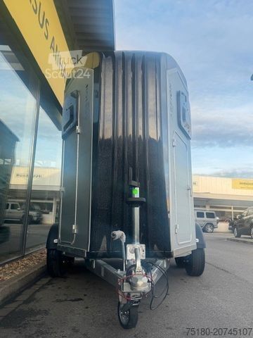 Horse transport trailer HUMBAUR Areion Pure 2,4 t. 2 Pferdeanhänger ALU