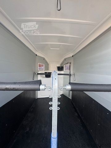 Horse transport trailer HUMBAUR Areion Pure 2,4 t. 2 Pferdeanhänger ALU