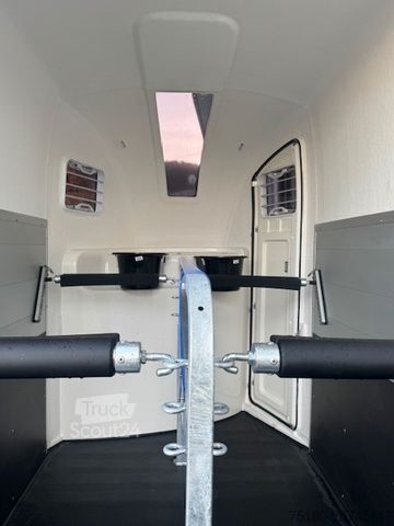 Horse transport trailer HUMBAUR Pegasus 2 Pferdeanhänger 2,4t Neu ALU DS-Klappe
