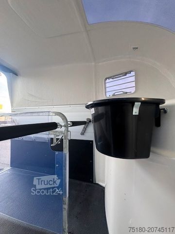 Horse transport trailer HUMBAUR Pegasus 2 Pferdeanhänger 2,4t Neu ALU DS-Klappe