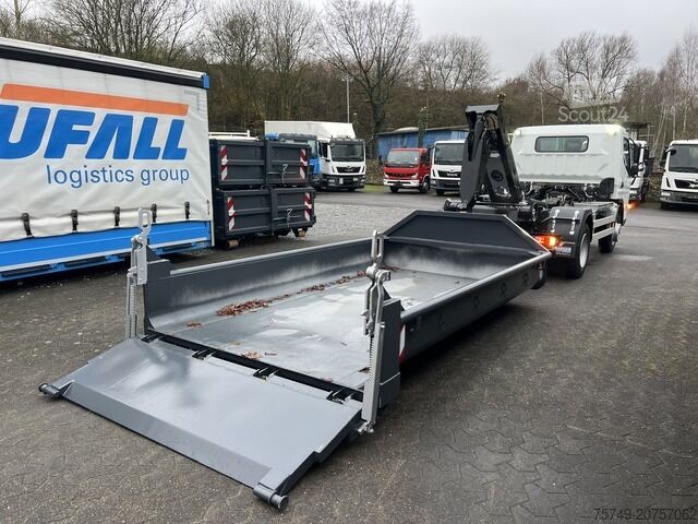 Telehoist kamion sa kukom za kontejnere Fuso Fuso Canter 7C18 City Abrollkipper AHK Hooklift