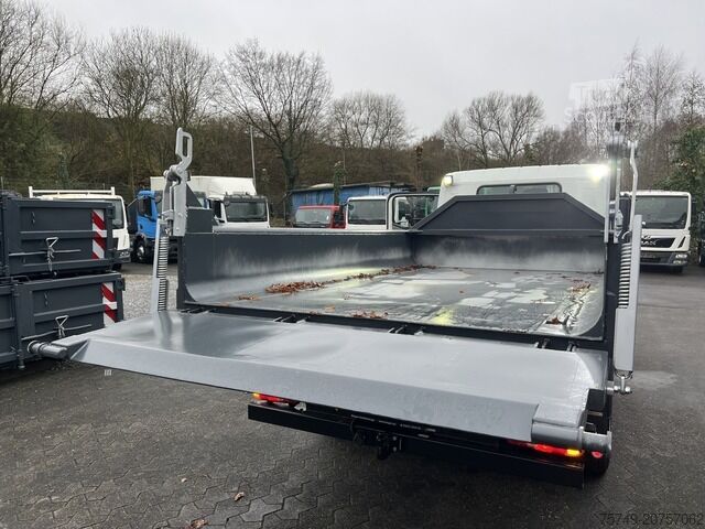 Telehoist kamion sa kukom za kontejnere Fuso Fuso Canter 7C18 City Abrollkipper AHK Hooklift