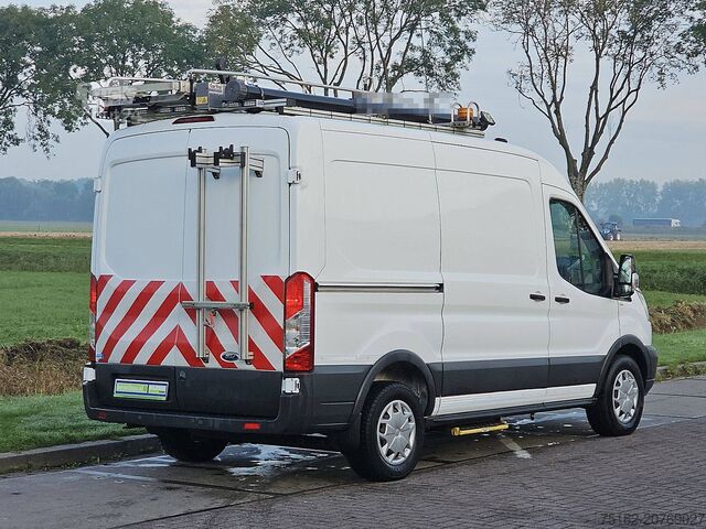 Augsta jumta universālis FORD TRANSIT 2.0 L2H2 Imperiaal Navi!