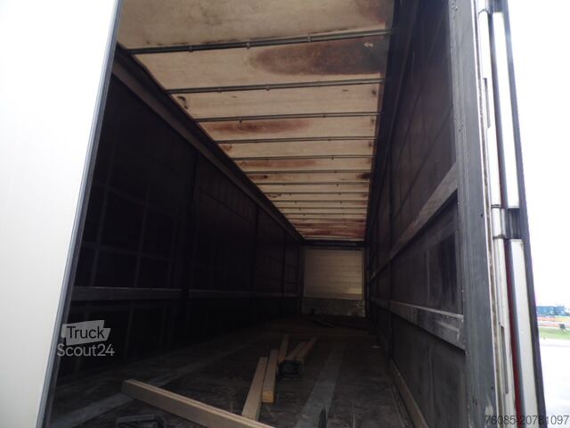 Semi-remorque bâchée Schwarzmüller S1