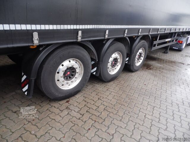 Semi-remorque bâchée Schwarzmüller S1