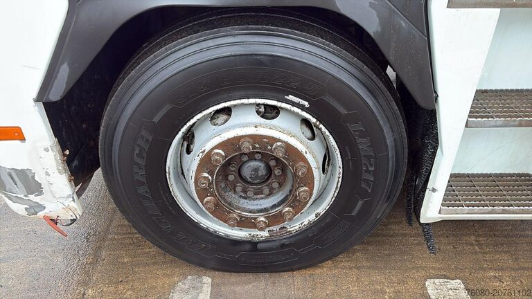 Tracteur standard Renault AE 440 Magnum E-tech (BOITE MANUELLE / MANUAL G...