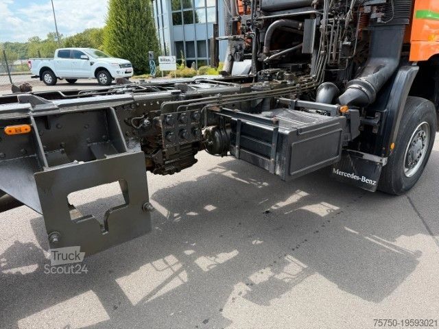 Kravas automašīnas šasija MERCEDES-BENZ Actros 2031 4x4 Hydraulik + Wechselsystem