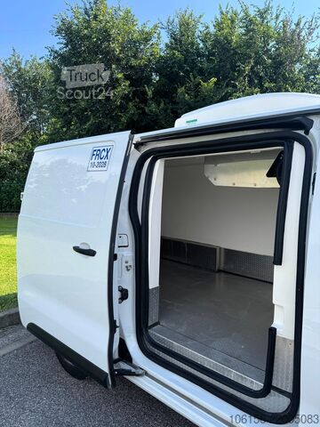 Eristetty minipakettiauto kylmäyksiköllä TOYOTA PROACE LONG 2.0 DIESEL