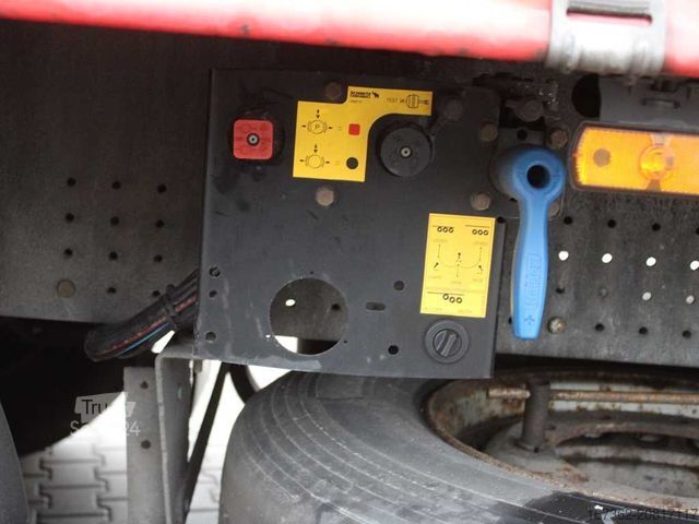 Semirimorchio con telone SCHMITZ CARGOBULL SCB*s3t, 2X LIFTING AXLE, 2X PALLET BASKET