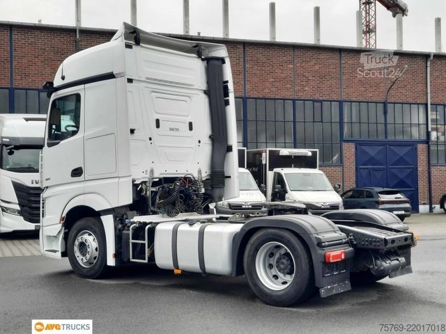 Standardowy ciągnik siodłowy MERCEDES-BENZ 1851 LS BigSpace Kipphydr. Standklima Retarder