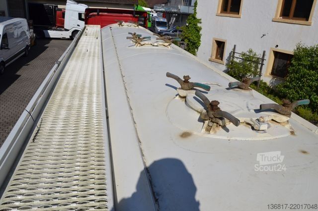 Semirimorchio silo SPITZER SF 2737/2 UN PM Siloauflieger / 37 qm