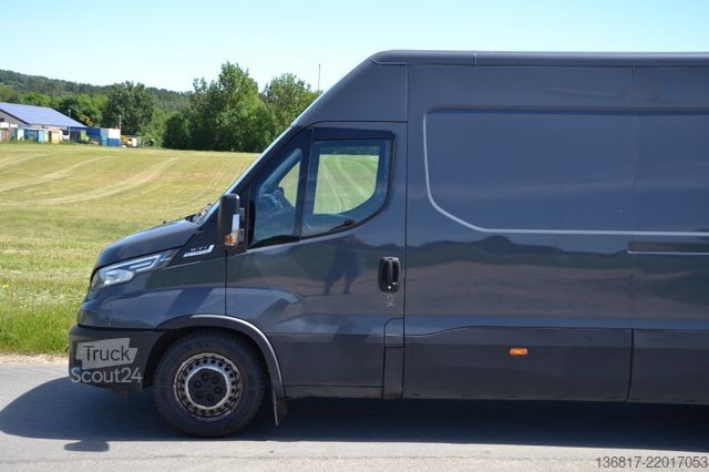Kombi z visokim stropom IVECO Daily 35S21 Hoch + Lang