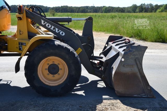 Колісний навантажувач VOLVO L 30 G Radlader / Schaufel + Gabel / hydr. SW