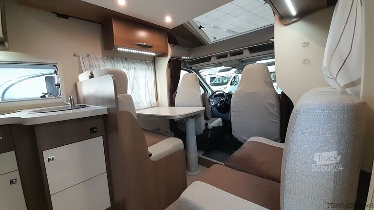 Camping-car semi-intégré Chausson 614 FLASH