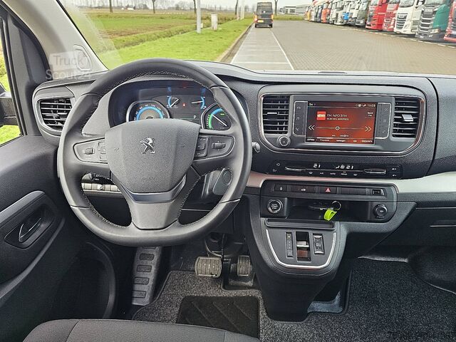 High-roof van PEUGEOT E-EXPERT 75 kWh long range