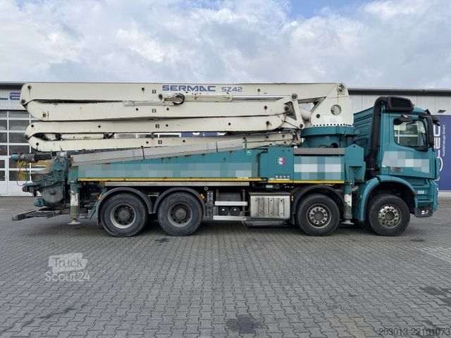 Autočerpadlo na beton MERCEDES-BENZ AROCS 3742 8x4 Euro 6 Sermac 5Z42