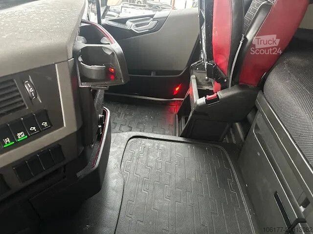 MTS standard Volvo FH 460 6x2 Globetrotter VEB