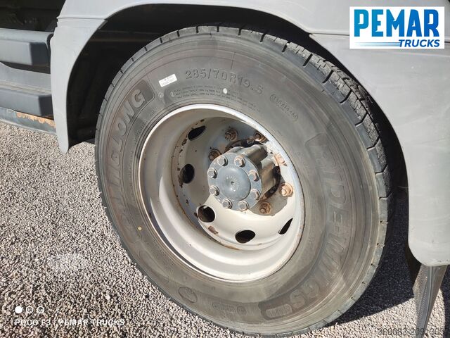 Cattle truck MERCEDES BENZ ATEGO 1224 CAJA CERRADA GANADERO 12T