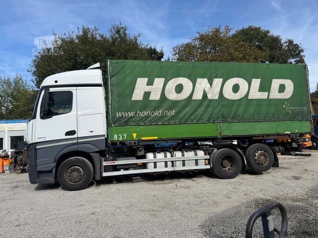 Kamion z zamenljivo nadgradnjo MERCEDES-BENZ 2543