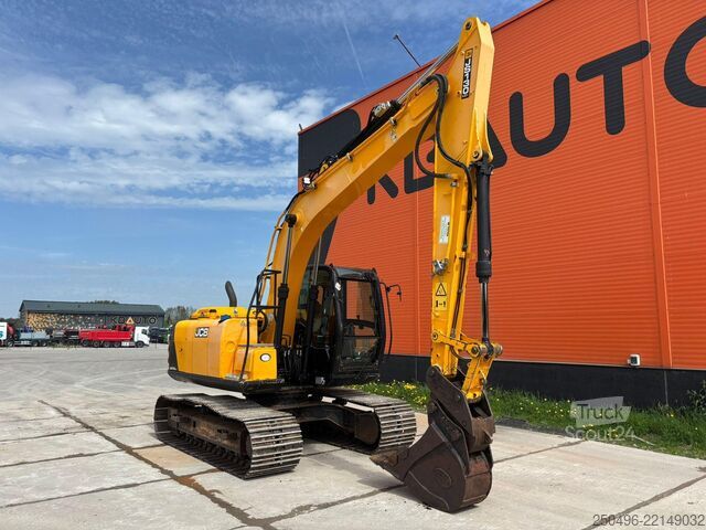 Tela-alustainen kaivinkone JCB JS 130 LC + T4F