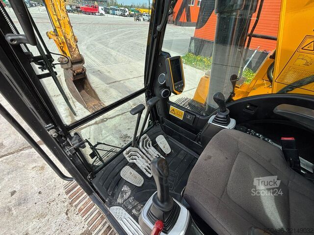 Beltegående gravemaskin JCB JS 130 LC + T4F
