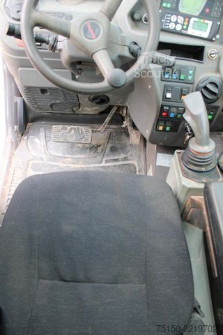 رافعة تلسكوبية MANITOU MRT 2540 Privilege ROTO - Nr.: 235