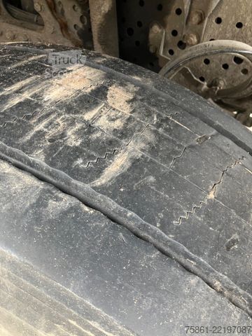 Vakio vetoauto MERCEDES-BENZ 1846
