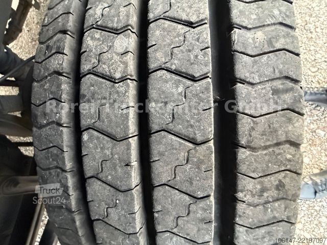 Samochód ciężarowy typu furgon MERCEDES-BENZ 1218L Atego E6, Automatik, Klima, LBW 1,5 To